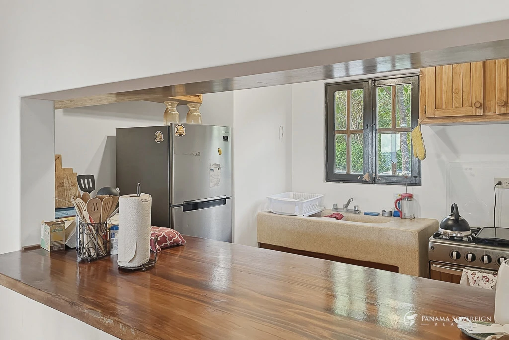 2 Bedroom House in Cambutal - Gallery image 8