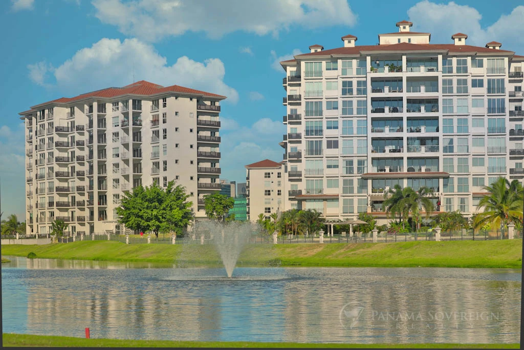 4 Bedroom Condo in Santa Maria - Gallery image 9