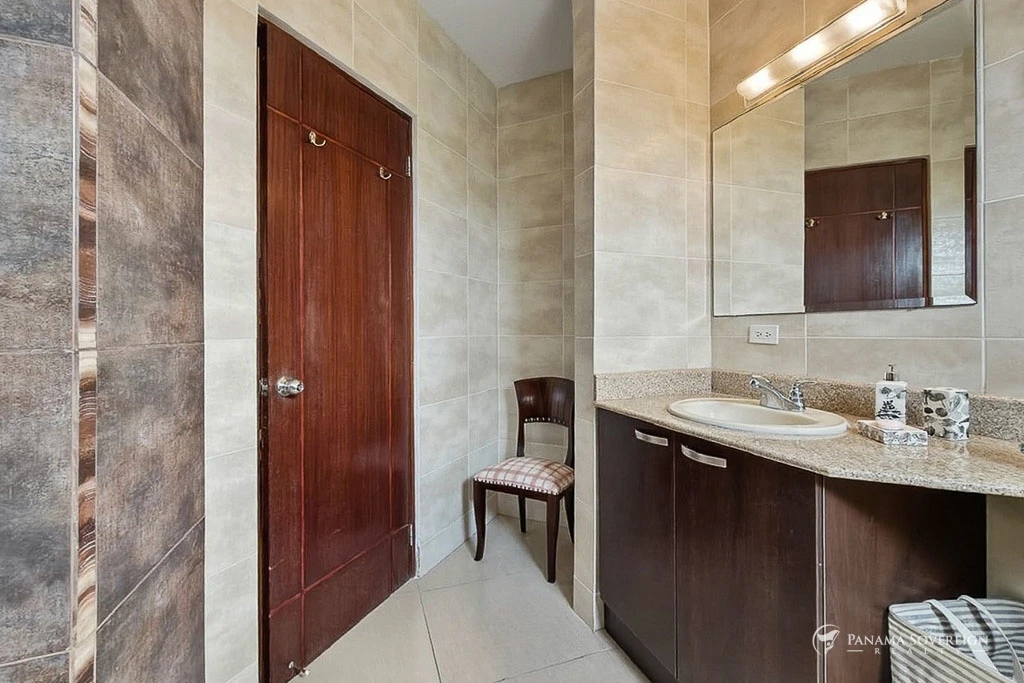 5 Bedroom Condo in San Carlos - Gallery image 21