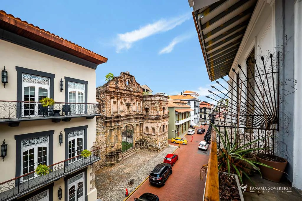 2 Bedroom Condo in Casco Viejo - Gallery image 3
