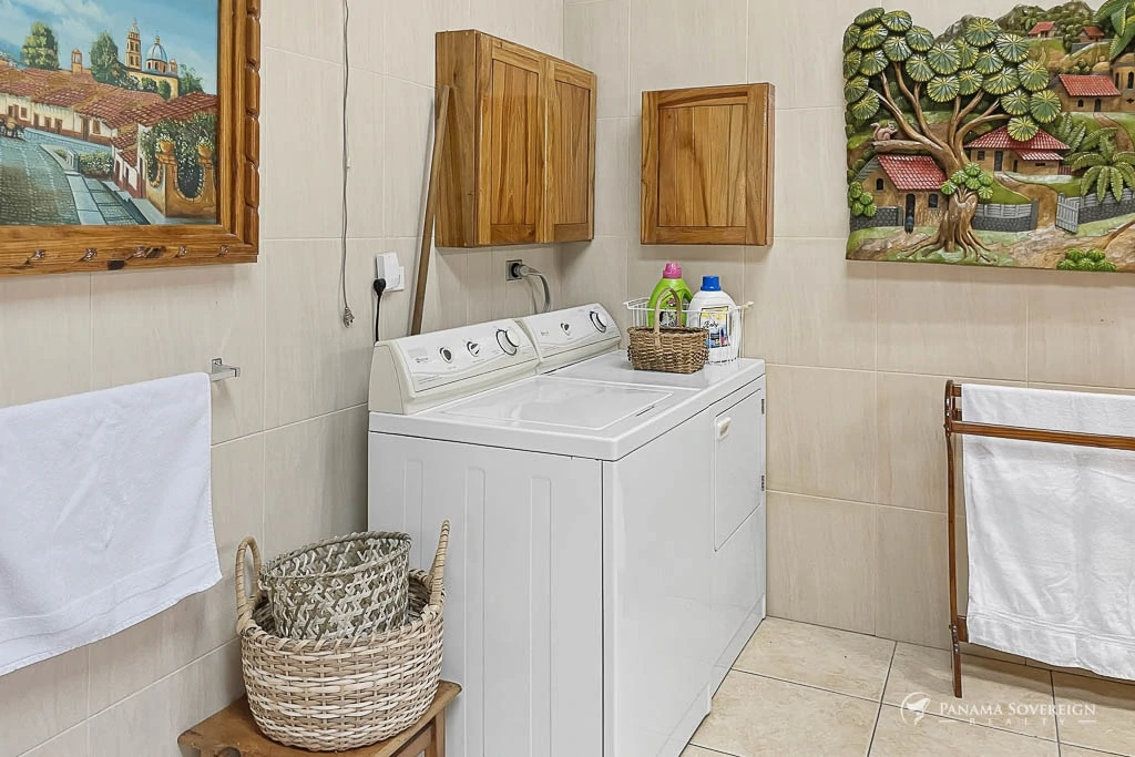 3 Bedroom House in San Carlos - Gallery image 11