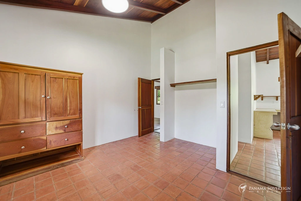 4 Bedroom House in Pedasi - Gallery image 22