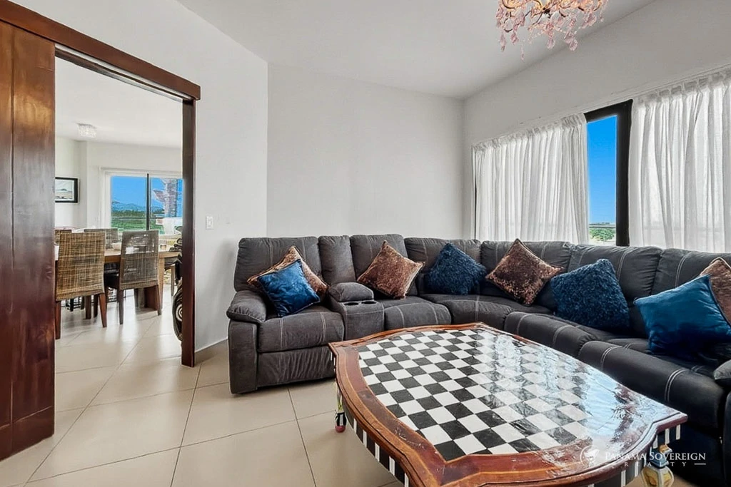 5 Bedroom Condo in San Carlos - Gallery image 11