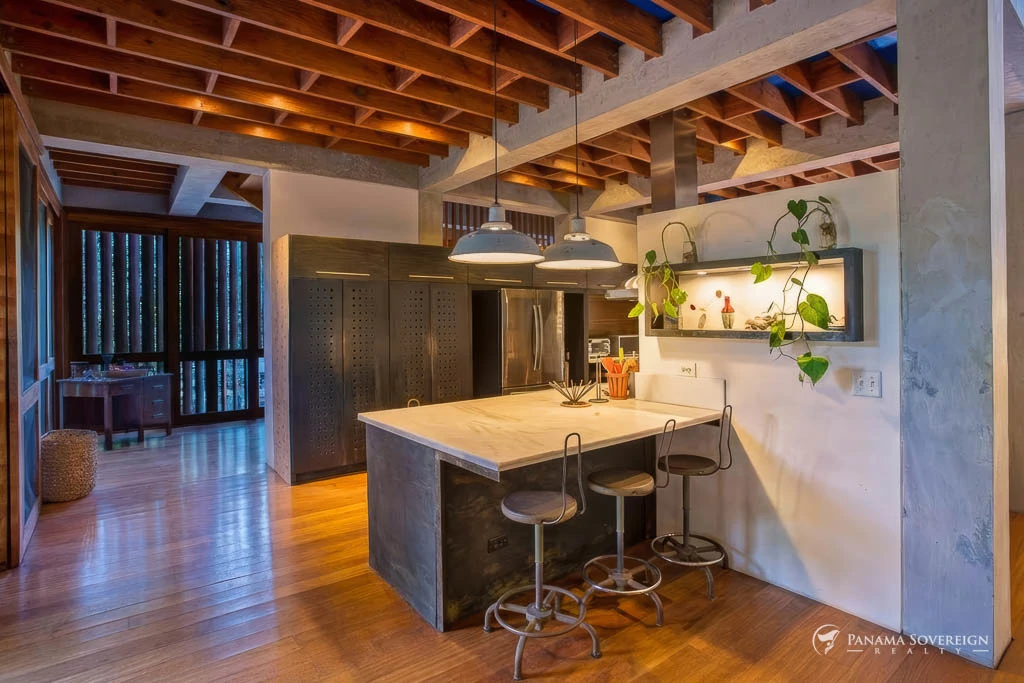 4 Bedroom House in Canal Zone - Gallery image 12