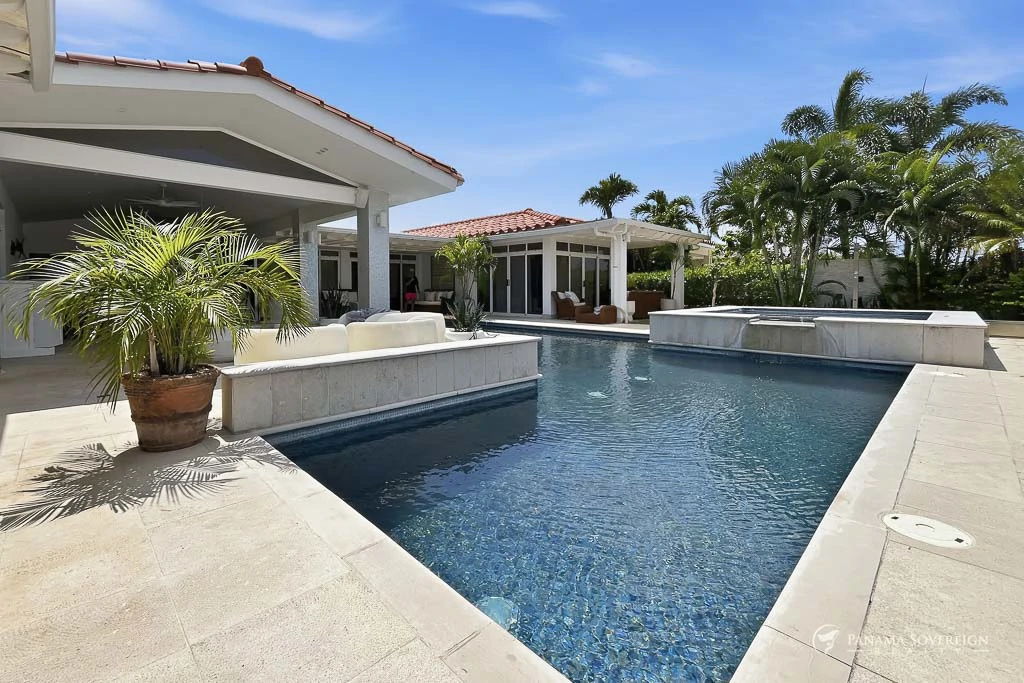 5 Bedroom House in San Carlos - Gallery image 38