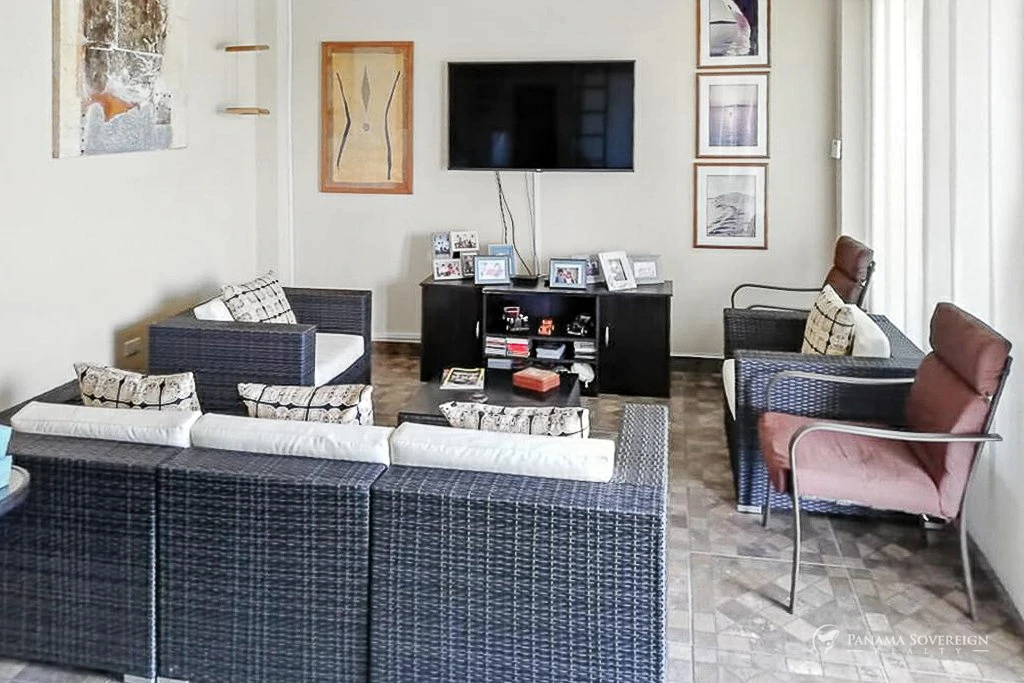 4 Bedroom House in San Carlos - Gallery image 19