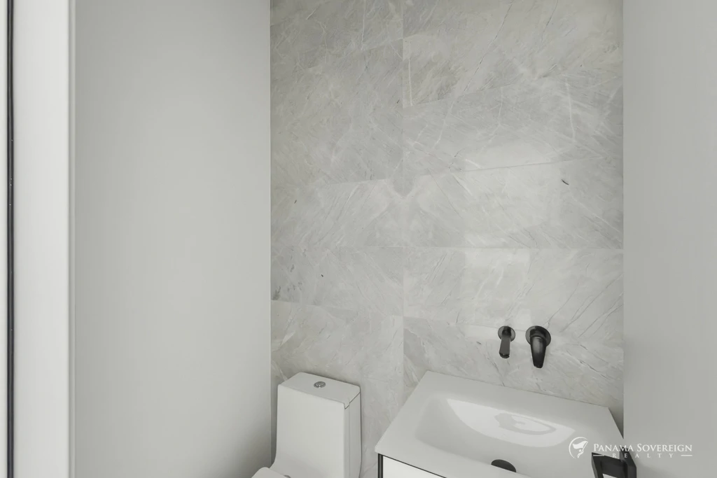 4 Bedroom Condo in Santa Maria - Gallery image 29