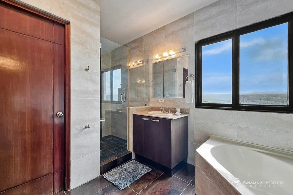 5 Bedroom Condo in San Carlos - Gallery image 46