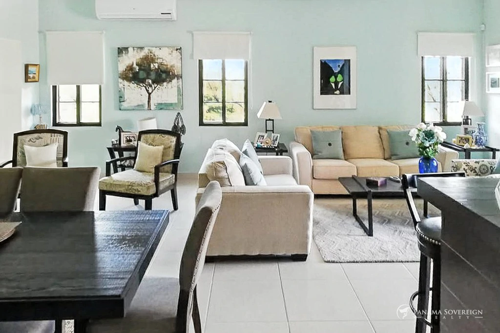 4 Bedroom House in San Carlos - Gallery image 11