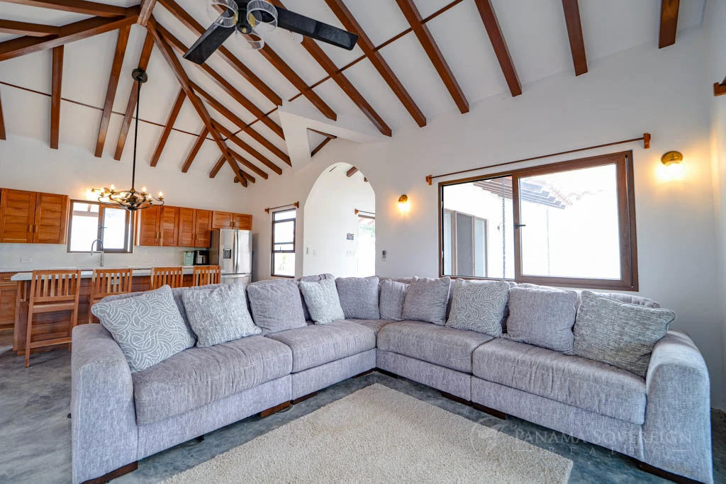 3 Bedroom House in Pedasi - Gallery image 6