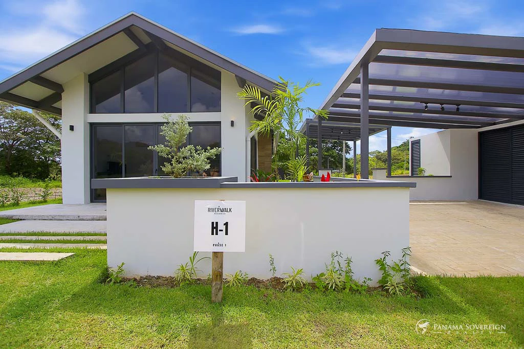 3 Bedroom House in Canas - Gallery image 19
