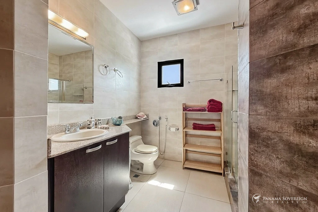 5 Bedroom Condo in San Carlos - Gallery image 18