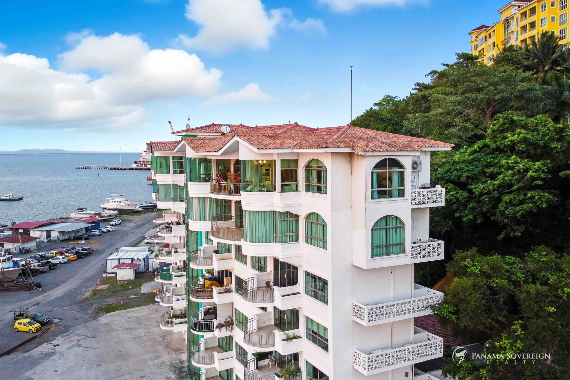 2 Bedroom Condo in Amador Causeway - Gallery image 3