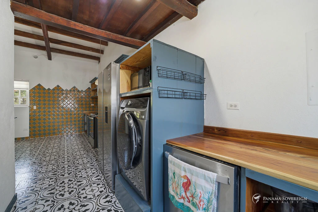 3 Bedroom House in Pedasi - Gallery image 9