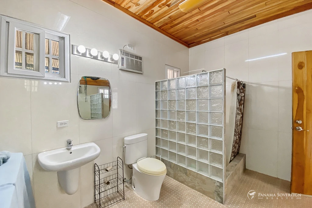 3 Bedroom House in San Carlos - Gallery image 5