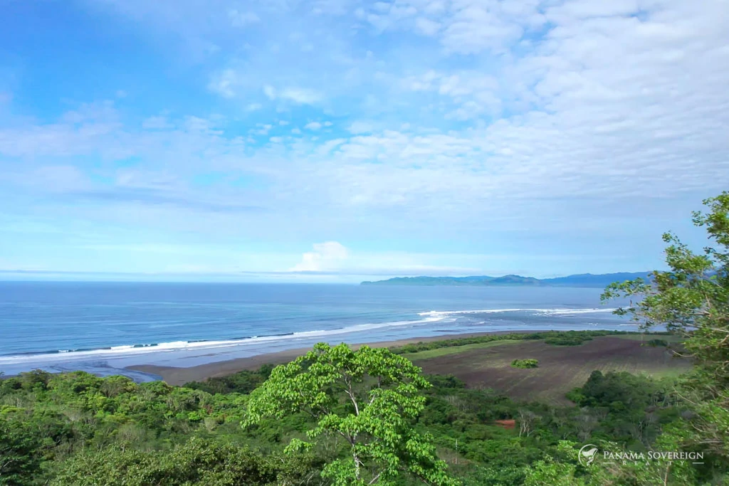 Land in Canas