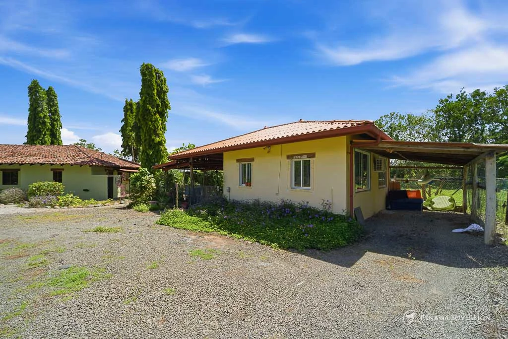 4 Bedroom House in Pedasi - Gallery image 8