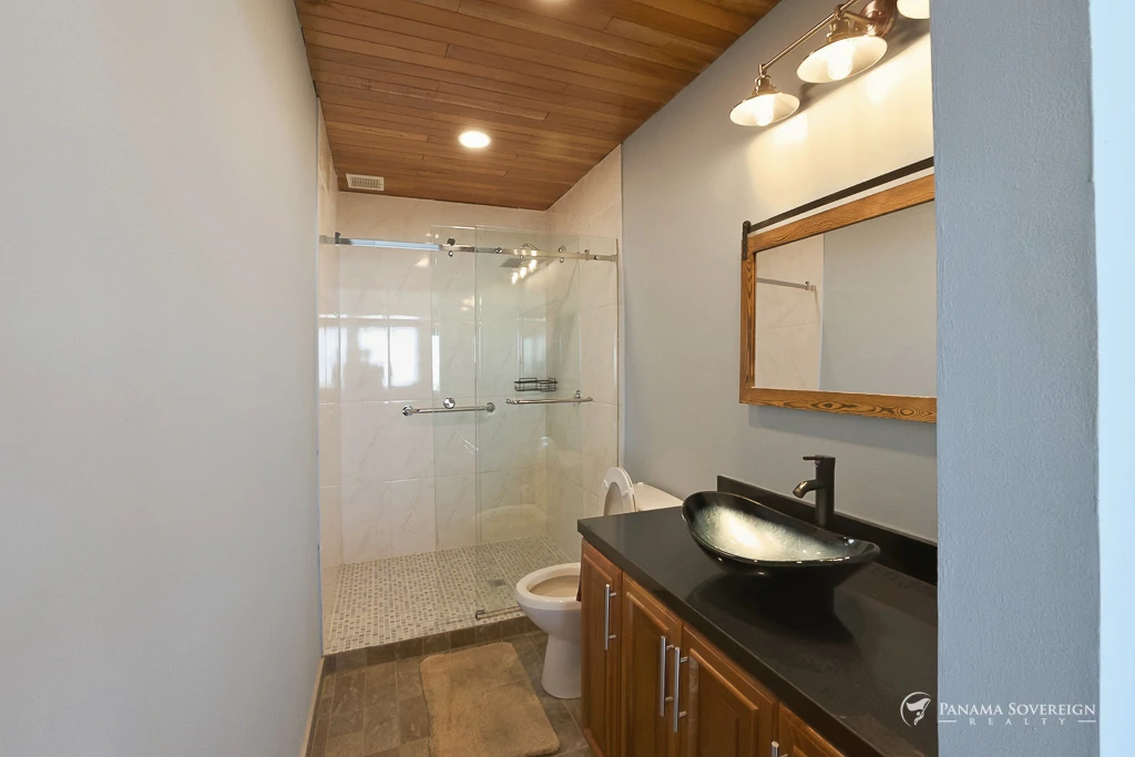 2 Bedroom House in Bucaro - Gallery image 10