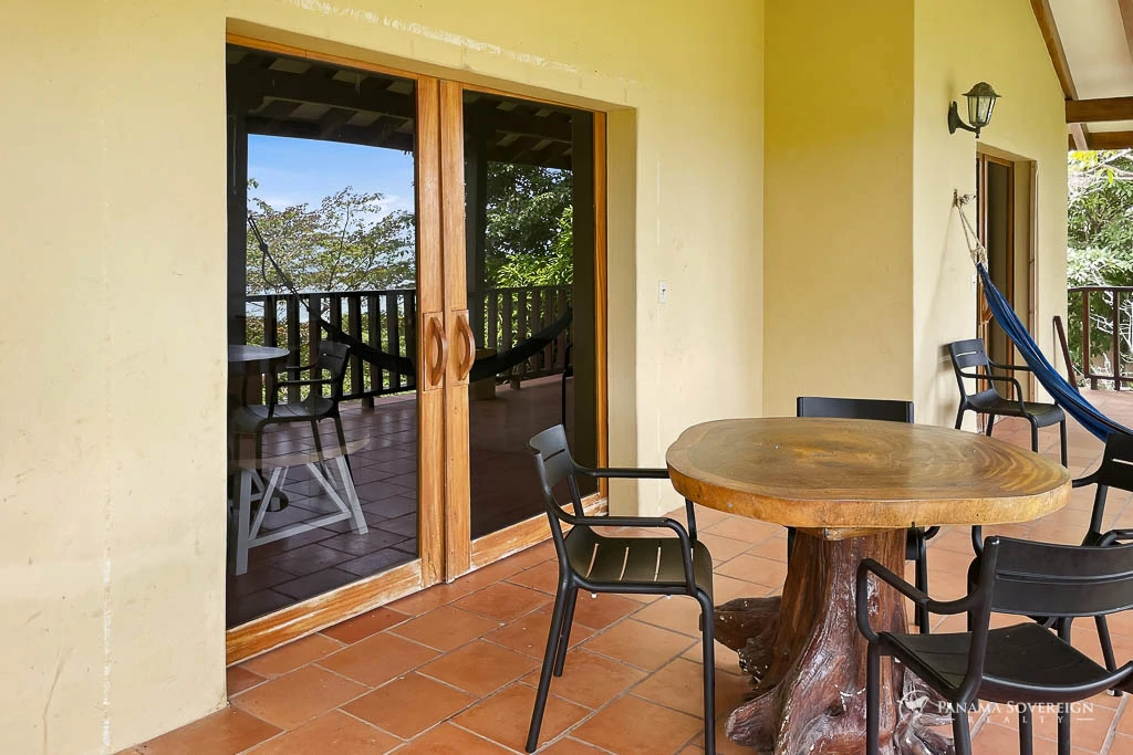 2 Bedroom House in Cambutal - Gallery image 9