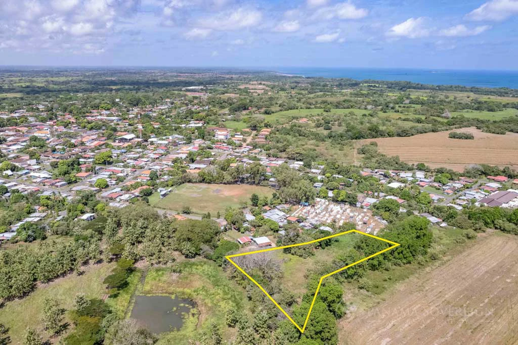 Land in Pedasi