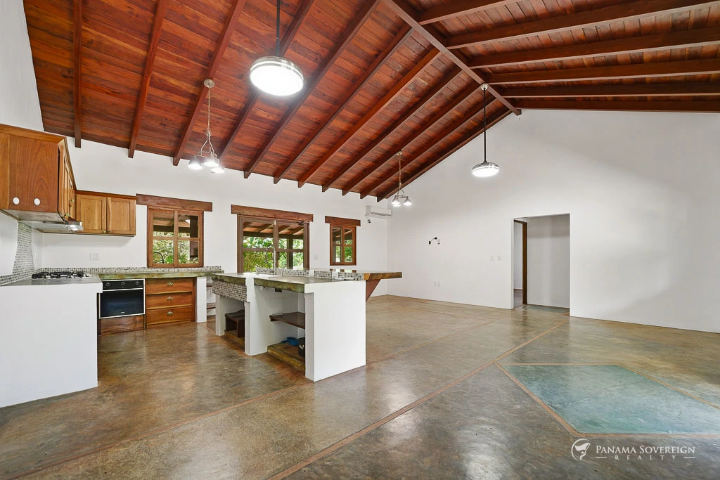 4 Bedroom House in Pedasi - Gallery image 13