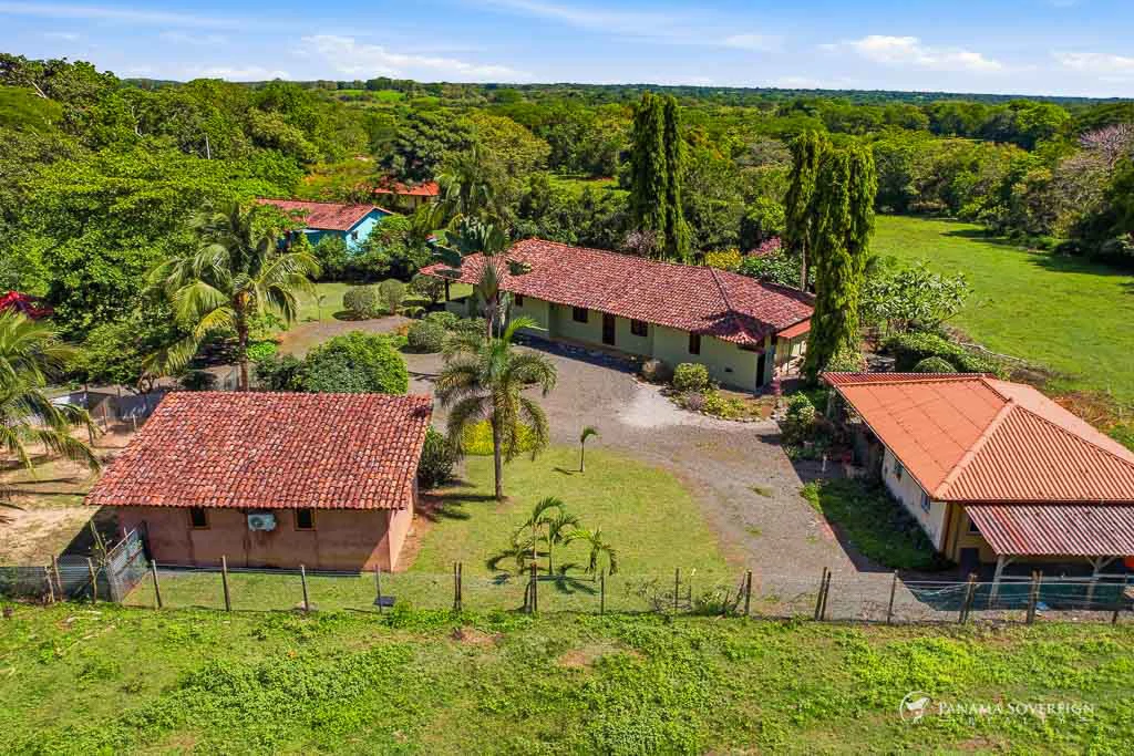 4 Bedroom House in Pedasi - Gallery image 38