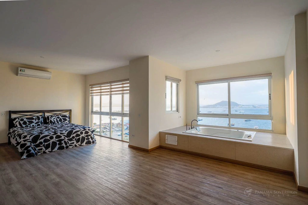 3 Bedroom Condo in Amador Causeway - Gallery image 5