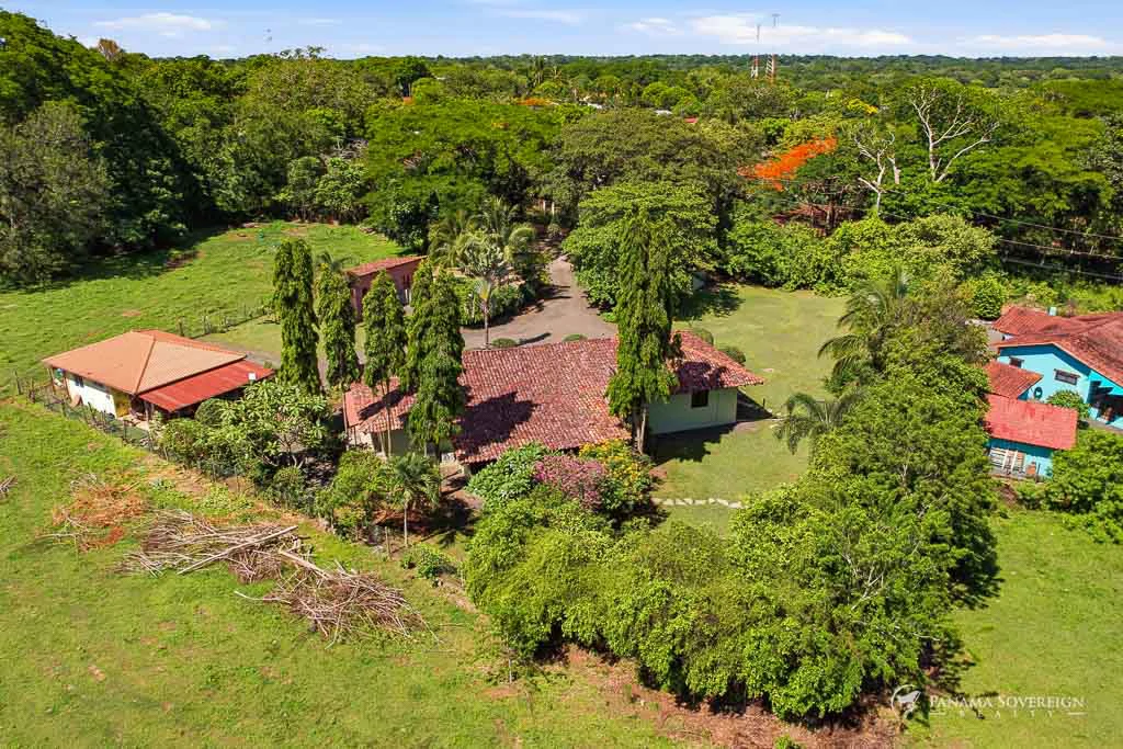 4 Bedroom House in Pedasi
