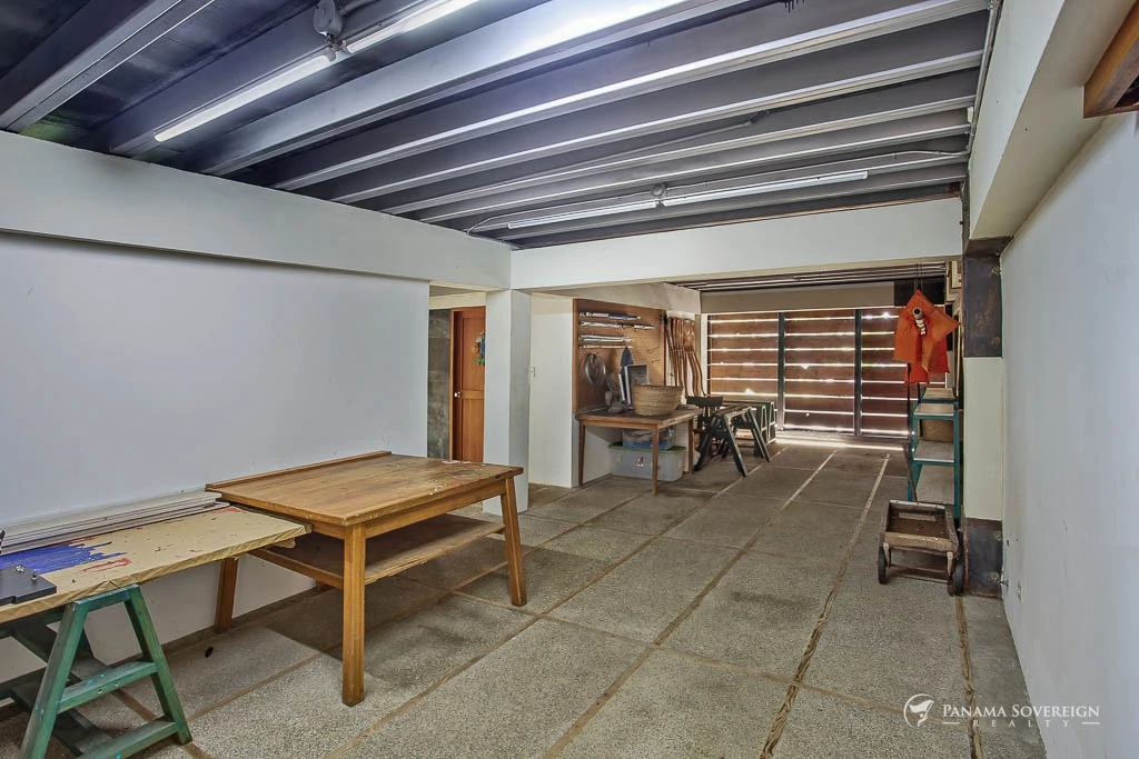 4 Bedroom House in Canal Zone - Gallery image 36