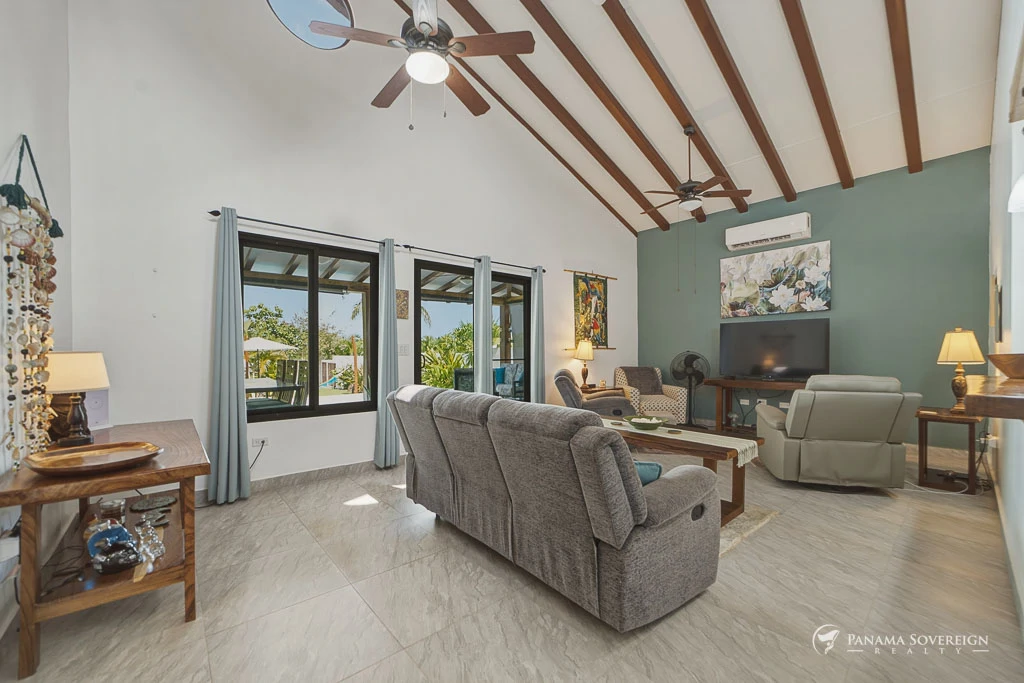 2 Bedroom House in Pedasi - Gallery image 6