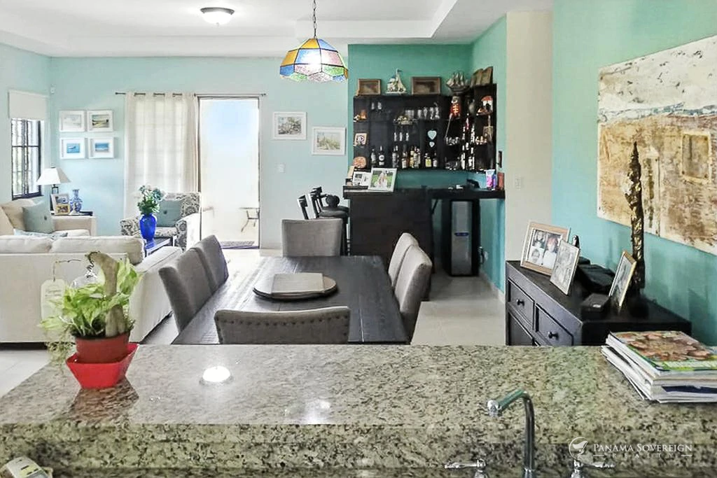 4 Bedroom House in San Carlos - Gallery image 8