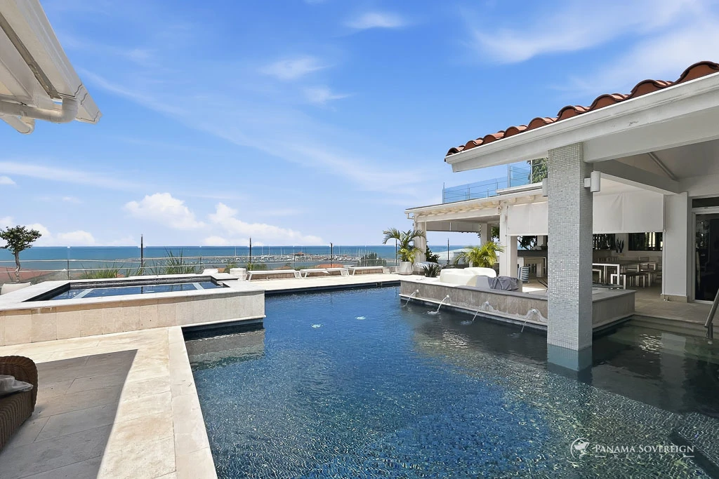 5 Bedroom House in San Carlos - Gallery image 40