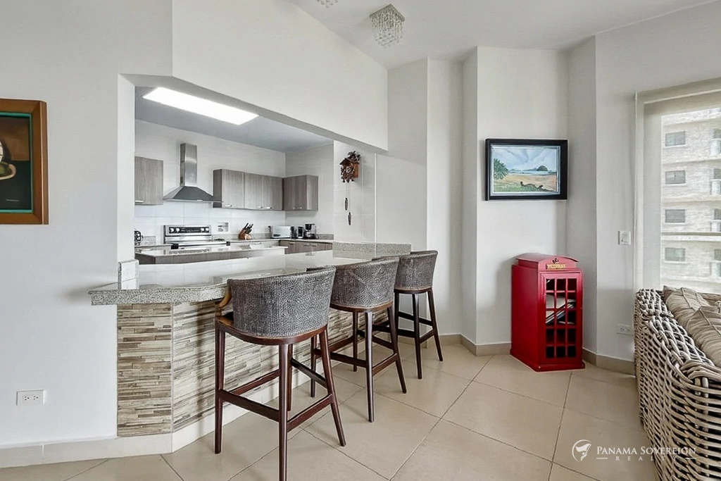 5 Bedroom Condo in San Carlos - Gallery image 8