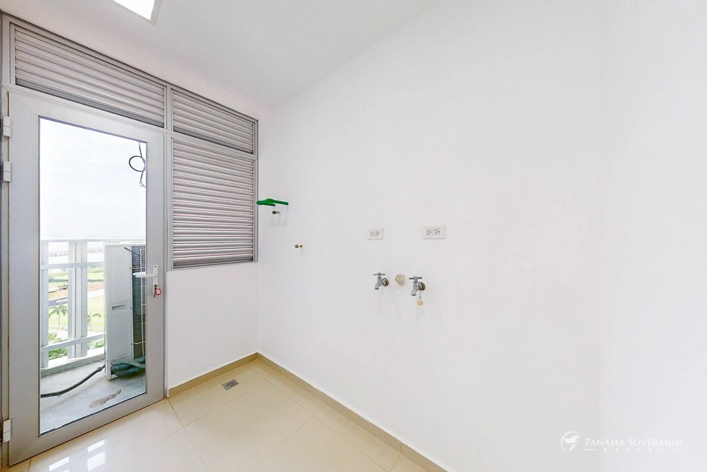 3 Bedroom Condo in Costa del Este - Gallery image 16