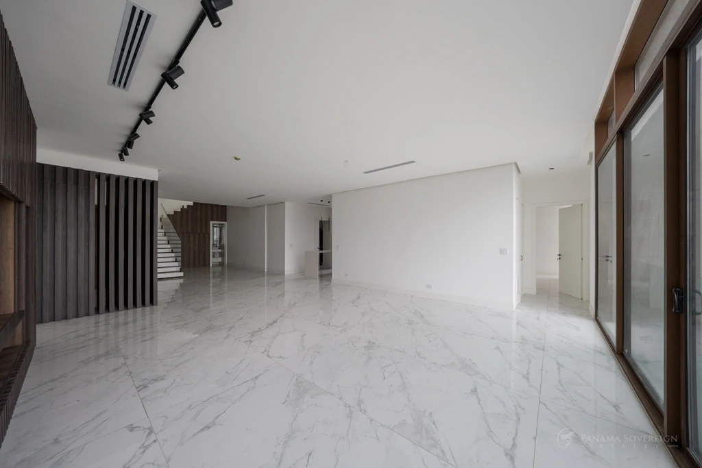 3 Bedroom Condo in Ocean Reef Islands - Gallery image 25