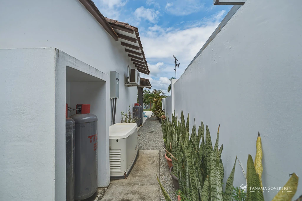 2 Bedroom House in Pedasi - Gallery image 33