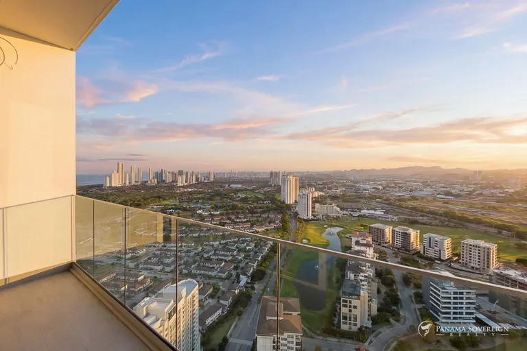 4 Bedroom Condo in Santa Maria