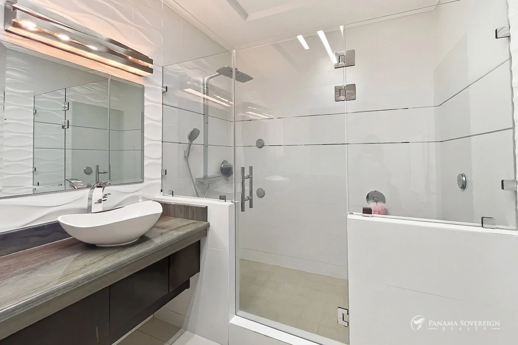 5 Bedroom House in San Carlos - Gallery image 30