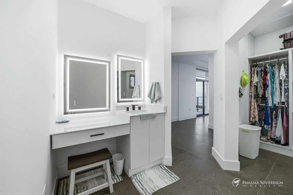 3 Bedroom House in Los Destiladeros - Gallery image 40