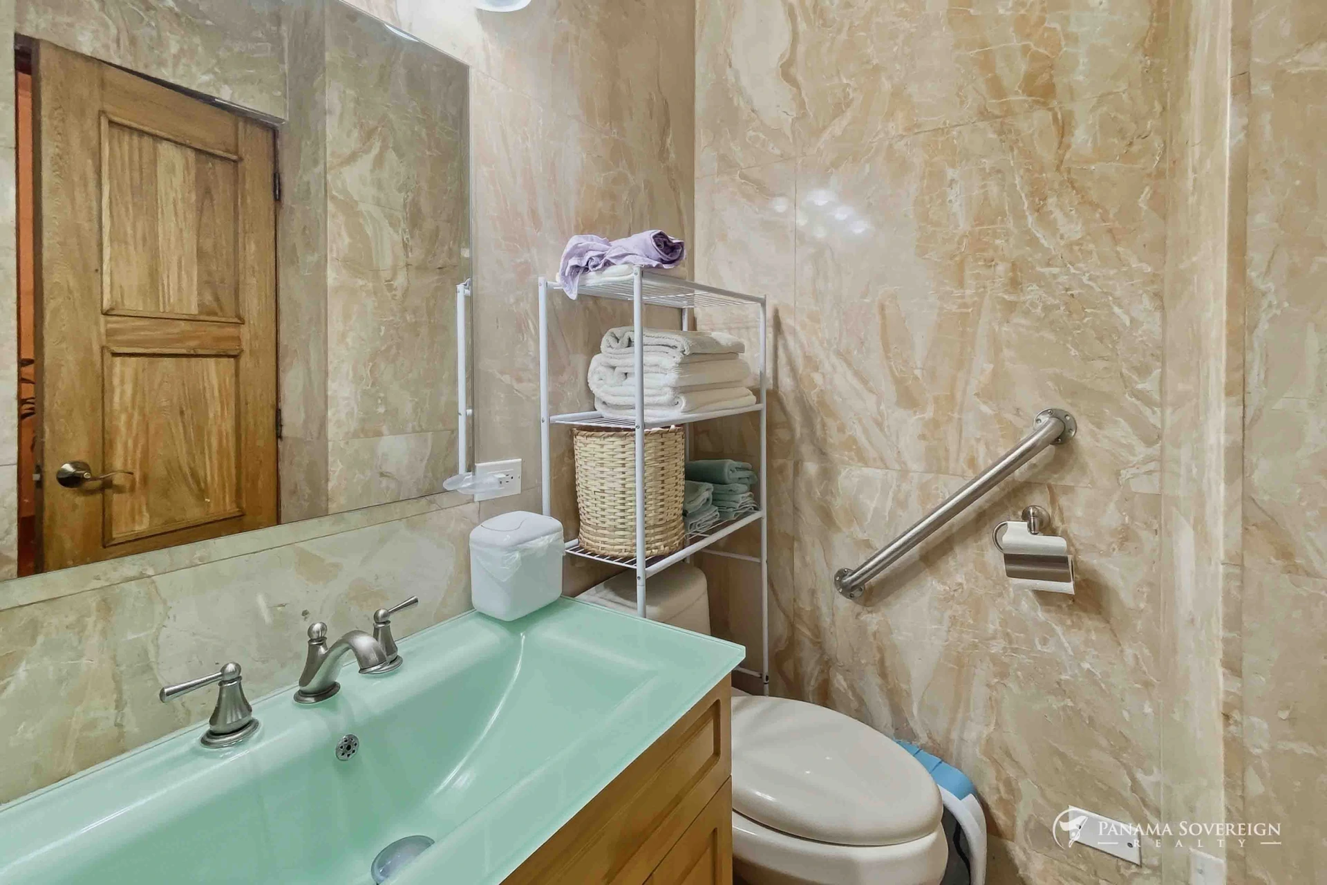 2 Bedroom Condo in Amador Causeway - Gallery image 10