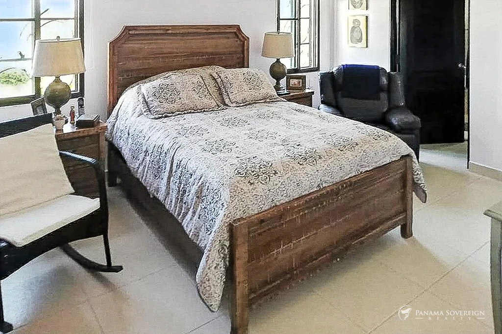 4 Bedroom House in San Carlos - Gallery image 14