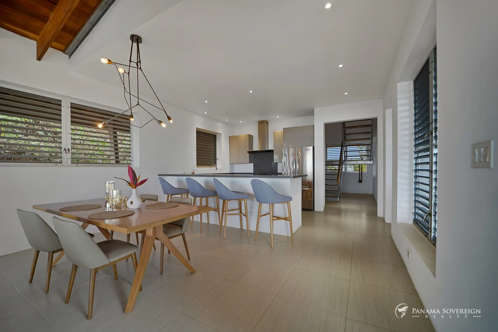 4 Bedroom House in Playa Venao - Gallery image 4