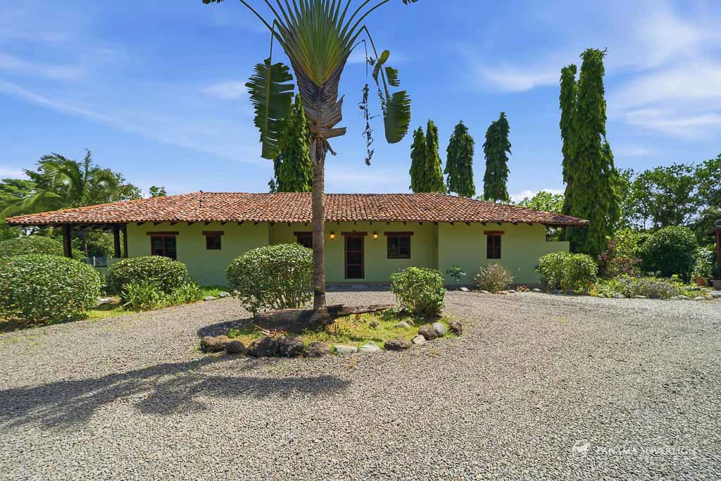 4 Bedroom House in Pedasi - Gallery image 5