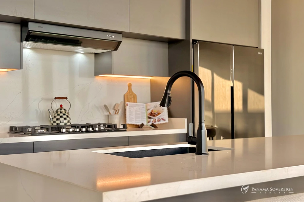3 Bedroom House in Canas - Gallery image 11