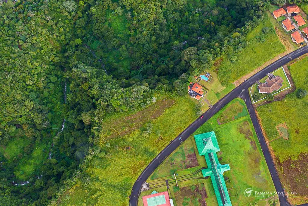 2 Bedroom Condo in Boquete - Gallery image 16