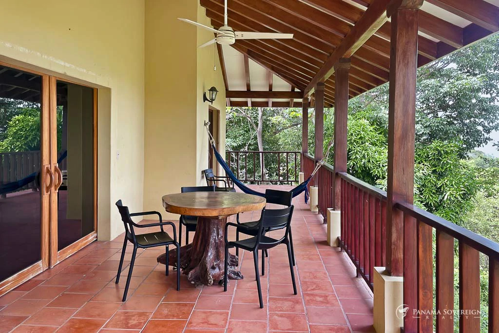 2 Bedroom House in Cambutal - Gallery image 7
