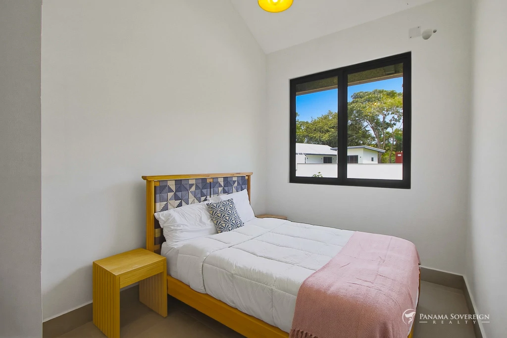 3 Bedroom House in Canas - Gallery image 17