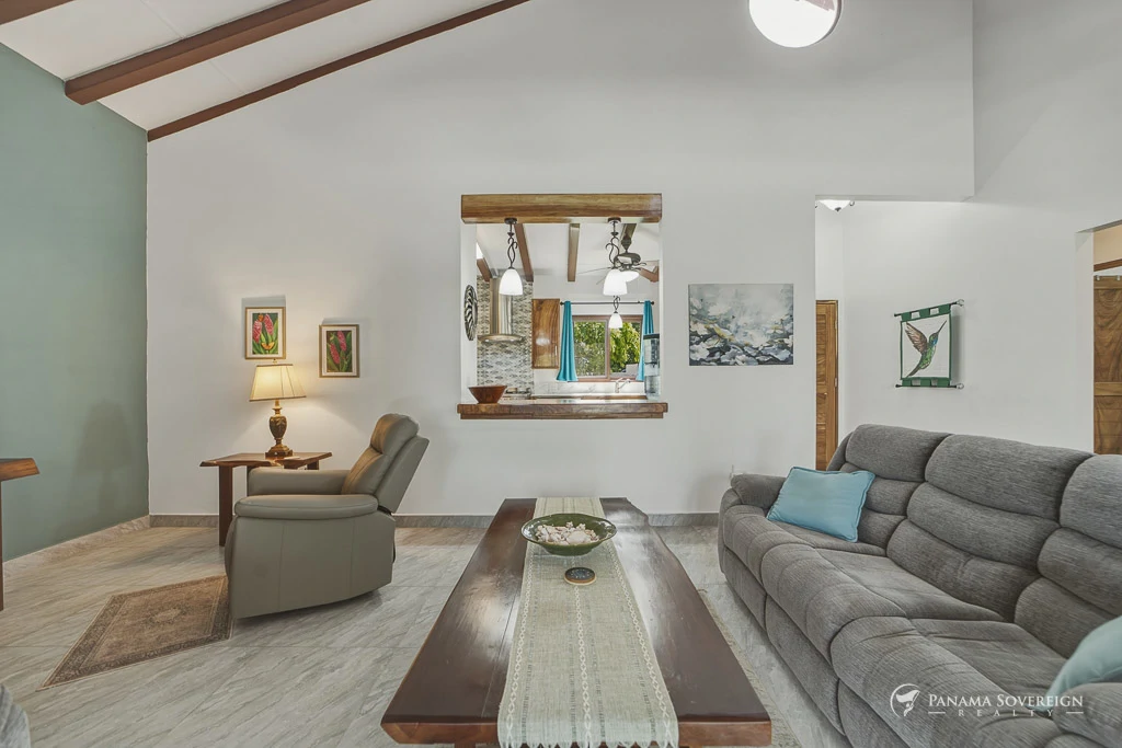 2 Bedroom House in Pedasi - Gallery image 10