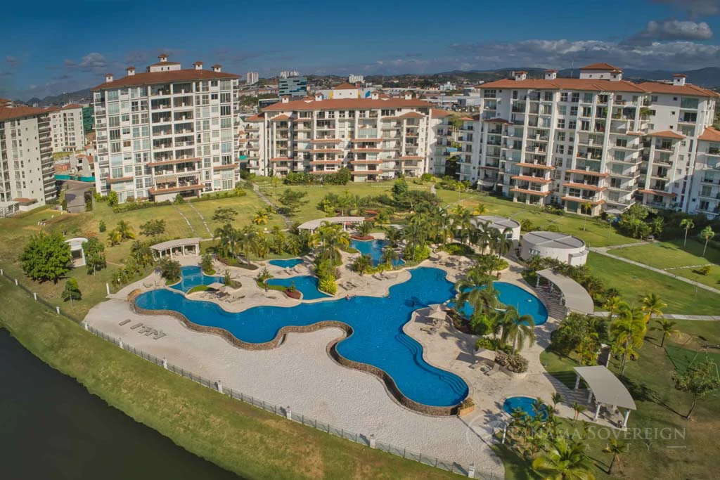 4 Bedroom Condo in Santa Maria - Gallery image 11