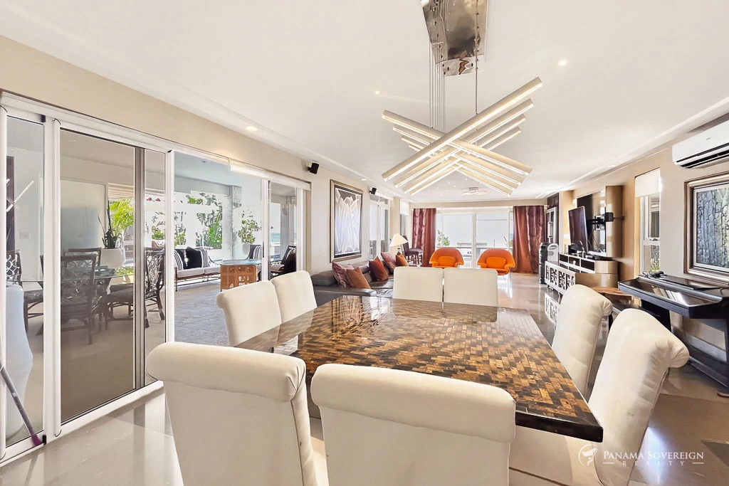 5 Bedroom House in San Carlos - Gallery image 12